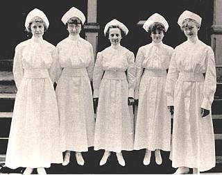 historical_nurses2.jpg (17214 bytes)